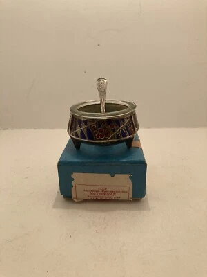Salero/inserto de vidrio esmaltado plateado cerezas rusas vintage nuevo de stock con caja Foto 1 de 4