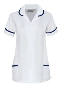 TUNICA INFERMIERA, DONNA SANITÀ NHS, BIANCA CON RIFINITURE BLU NAVY, TAGLIE 8-24. INS31WH/N - Foto 1 di 1