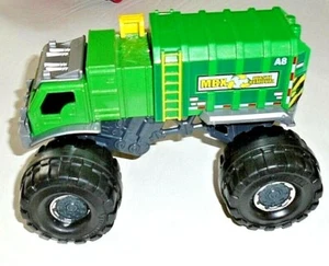 Matchbox Big 7" L 1:24 MBX Waste Removal Monster Garbage Truck 2013 Mattel LKN - Picture 1 of 6