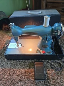 Liberty 60 Precision Deluxe Vintage Nähmaschine - hellblau - funktioniert! Japan - Bild 1 von 17