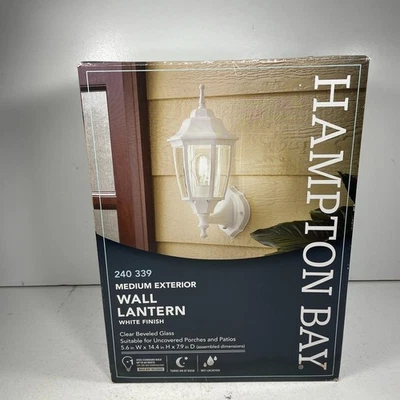 Arandela decorativa de parede externa HAMPTON BAY branca crepúsculo ao amanhecer 14" - Imagem 1 de 4