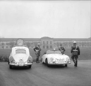 Cantonal police Zurich VW Beetle and Porsche Cantonal police Zur - 1958 Photo - Picture 1 of 1