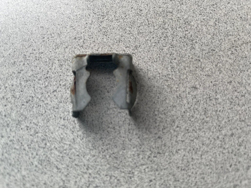 Mercedes-Benz CLS500 C219 2004-2010 ~ 1 CLIP DE INYECCIÓN DE COMBUSTIBLE ~ A1190780641 Foto 1 de 3