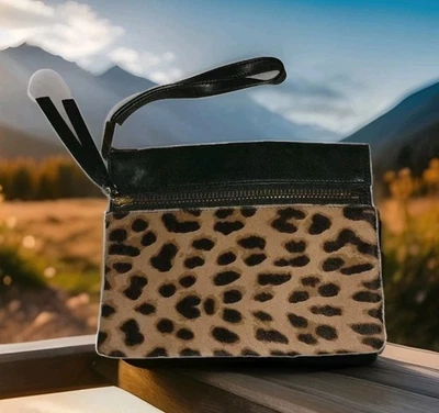 Bolso clutch Henri Bendel de cuero piel de visón estampado de leopardo 6 pulgadas, RP340 Foto 1 de 4