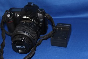 Nikon D50 6.1 MP Digital SLR Camera Set w/ lens