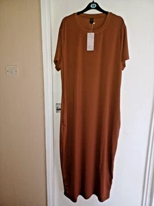 NWT Emery Rose ladies dress, size 2XL. 22" P2P 54" Length. - Picture 1 of 3
