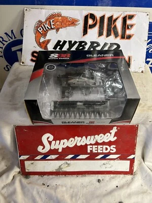 1/64 SpecCast Gleaner S98 Super Series S9 Introduction 2015 - Image 1 of 2