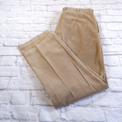 Pantalones chinos Lyle & Scott Scotland beige frente plano pana para hombre 38x32 Foto 1 de 4
