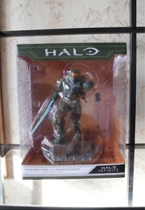 Sealed Halo Infinite: Master Chief with Grappleshot Statue, 10 inches - Picture 1 of 3