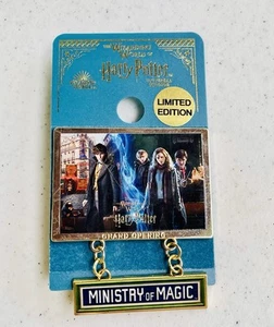 Spilla Universal Theme Park Epic Harry Potter Opening Day Grand Opening Ltd Ed - Foto 1 di 3