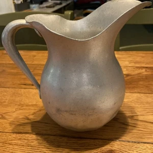 Wear-Ever Aluminum Pitcher No. 4652-1/2 NSF Lightweight Pitcher - Picture 1 of 13