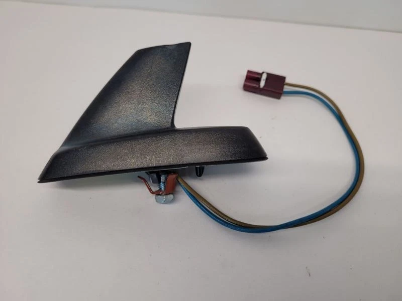 2011-2013 雪佛兰 SILVERADO 1500 ROOF 安装鲨鱼鳍 — 第 1/4 张图片