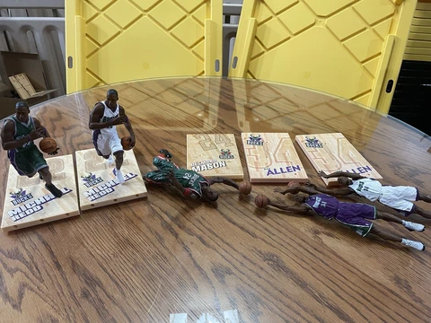 Lot of 5 McFarlane Milwaukee Bucks Loose Figures - Ray Allen, Redd, Mason, Chase Cover