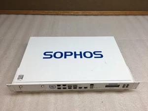 Dispositivo de seguridad firewall Gigabit de 8 puertos Sophos SG 330 rev.1 con orejas de rack - Imagen 1 de 9