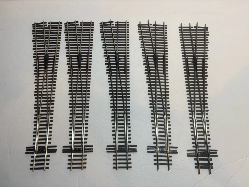 Atlas HO Scale #6 Turnouts Code 83 Nicole/Silver (4) Left (1) Right  - Image 1 of 1