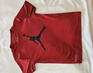 Air Jordan Red Short Sleeve T-Shirt Size S-P 8-10 year used . - Picture 1 of 4
