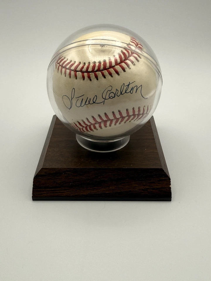 Steve Carlton Signed National League Baseball, No COA. - Image 1 of 4