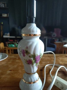 Kleine Lampe mit Blumenmuster Porzellan Tina 25cm hoch - Bild 1 von 4