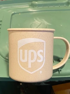 Taza de café de plástico tostado UPS de 4" *usada/bonita* g2 - Imagen 1 de 6