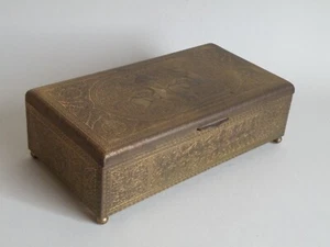 Große SCHATULLE Zigarren Messing Blech Kugelfüßchen Orientmotiv ART DECO - Bild 1 von 9