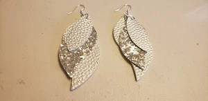 Faux Leather Dangle Earrings (new) TRIPLE TIER SILVER W/ SILVER GLITTER #1 - Picture 1 of 1