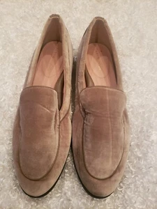 Taryn Rose Women's Bryn Loafer Size 9B/39 Tan/Cream EUC - Picture 1 of 11