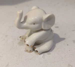 Lenox. White Baby Elephant With 24k Gold Toe Accents. Vintage Excellent - Picture 1 of 7