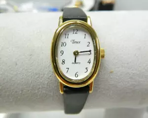 Beautiful classic TIMEX Gold tone lady's watch/wristwatch - Picture 1 of 7