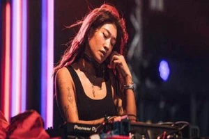 Peggy Gou Live Tech House Audio & Video DJ-Sets SPECIAL Compilation (2017-2024) - Picture 1 of 8