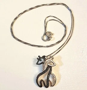 Sterling Silber Giraffe Anhänger Halskette 925 Schwarz & Silber Liebhaber Umarmen Hälse - Bild 1 von 3