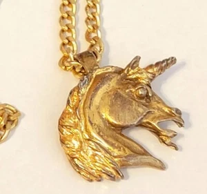 Vintage 1982 Bearded Unicorn Pendant Necklace- Gold tone Figural Horse gn01-27 - Picture 1 of 5