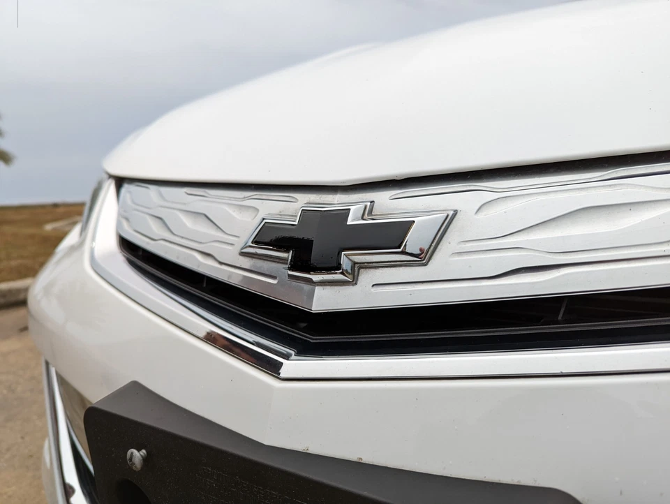 Para Chevy Volt 2016-2019 emblema delantero calcomanía superposición inserto vinilo negro brillante Foto 1 de 1