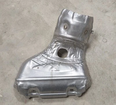 16-18 福特福克斯钛原始设备制造商排气歧管隔热罩 BV619N454 — 第 1/3 张图片