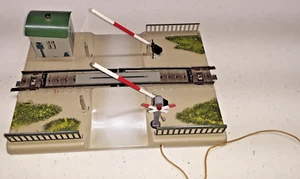 Märklin Crossing with Gates and Operator Shack Untested No Box (MK-109 - Picture 1 of 6