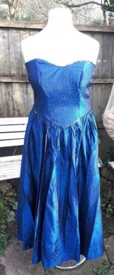 Vestido de baile bustier azul metálico vintage años 80 con estampado de estrellas y falda completa Reino Unido 14 Foto 1 de 4