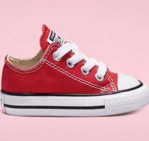 New Adorable Converse Chuck Taylor All Star Shoes Baby Size 4 Red - Picture 1 of 8