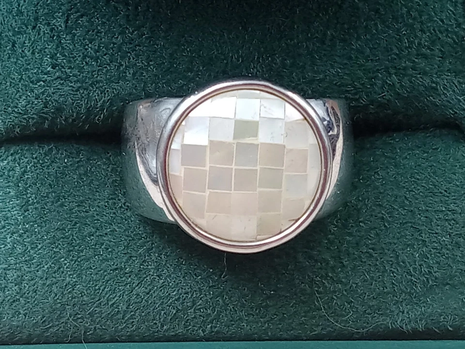 Anillo de plata de ley para hombre con aspecto facetado nácar engaste: talla 9,75 Foto 1 de 4