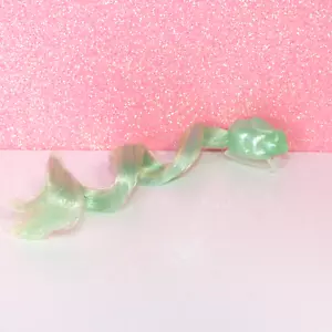 DAME BOUCLELINE LADY LOVELY LOCKS PIXIETAILS RABBIT (WITH RIDING OUTFIT ?) GREEN - Photo 1/8