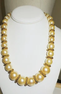 Vintage JOAN RIVERS CHUNKY Faux Pearl Gold tone Necklace BOLD - Picture 1 of 3
