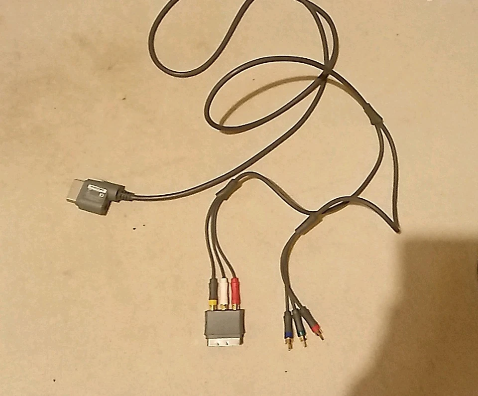 Genuine Microsoft Xbox 360 Component HD AV Cable. - Image 1 of 1