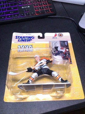 Figura Eric Lindros Kenner Starting Lineup 1996 NHL Philadelphia Flyers NUEVO Foto 1 de 4