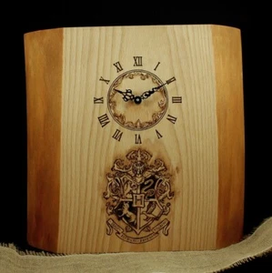 Wooden desk clock Harry Potter Crest Logo design handcrafted pyrography art 16B - Picture 1 of 1