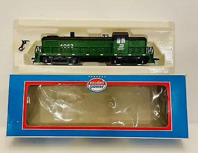 Model Power HO Gauge Burlington Northern Alco RS-2 Diesel Locomotive #4052 Train - Image 1 of 4