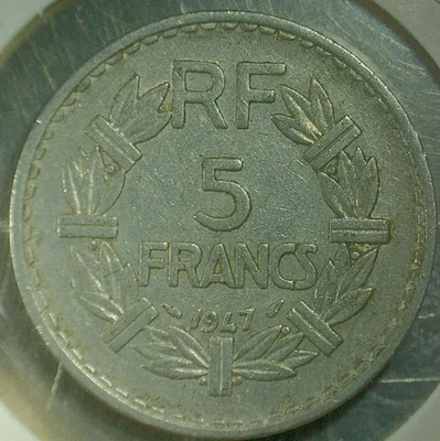 VENTA MUNDIAL DE MONEDAS--1947 FRANCIA 5 FRANCOS--MONEDA COMPOSICIÓN ALUMINIO--KM# 888b Foto 1 de 3
