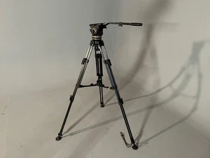 Cartoni Gamma Fluid Head mit 2-stufigem Kohlefaserstativ und Mid-Level Spreader - Bild 1 von 7