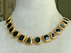 Black Enamel Choker Necklace Gold Tone Hammered Gold Tone Unmarked Anne Klein - Picture 1 of 10
