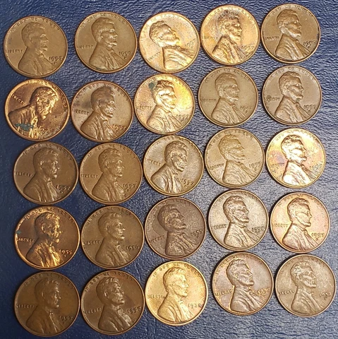 Lincoln Cent Error Lot: 25 coins w/ Die Chips or Errors - 1935-1958    (Lot 528) Cover