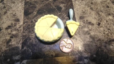 Pastel miniatura para casa de muñecas Foto 1 de 2