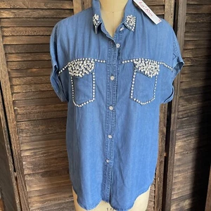 Rhinestone Denim Woman’s Short Sleeve Button down Shirt - Picture 1 of 5