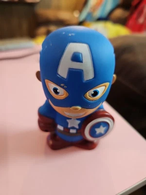 Juguete de verano acuático Capitán América Squirter / Marvel's Avengers - 4 pulgadas, 2 pulgadas Foto 1 de 4